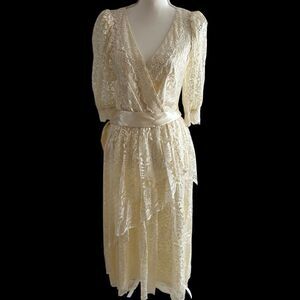 1970’s Lace & Silk Wedding Prom Dress  Size 7/8